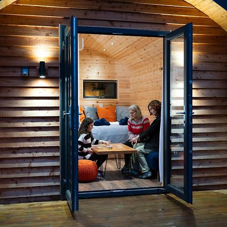 Mount Ephraim Glamping Pods Villa Hernhill Exterior photo